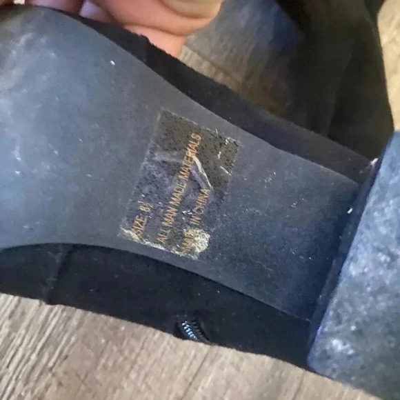 Cupid Black Knee-High Boots - Picture 4 of 4